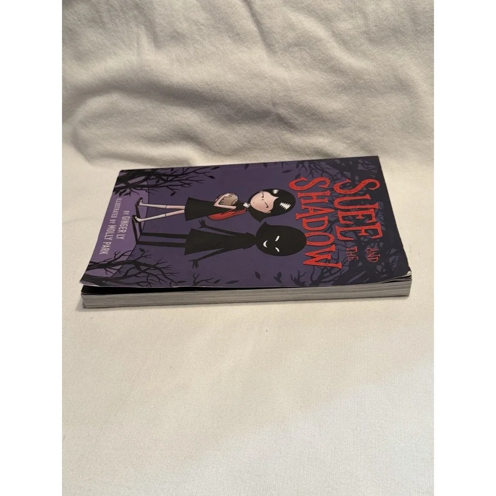 Suee and the Shadow Ginger Ly Molly Park Graphic Novel Amulet Books 2017